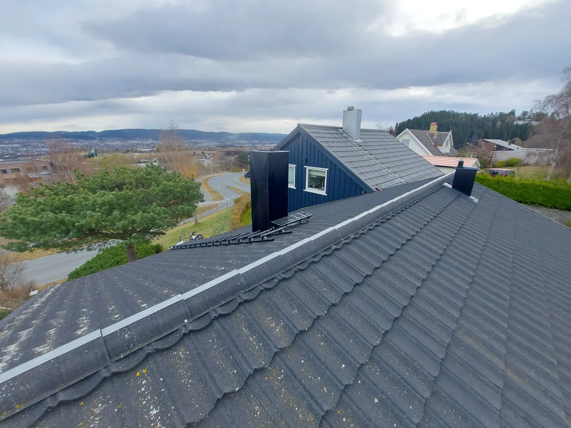 Takstige + plattform + mosebeslag